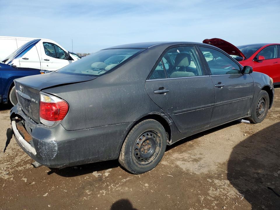 2005 Toyota Camry le