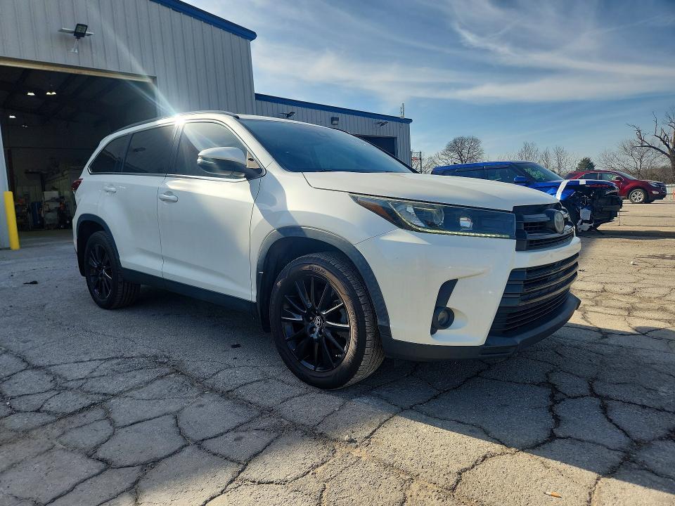 2019 Toyota Highlander se