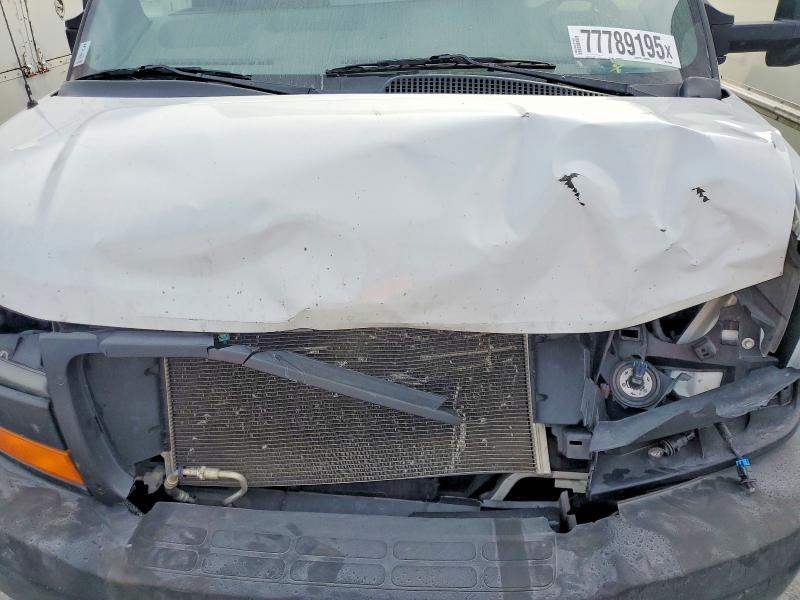 2021 GMC Savana BOX Truck