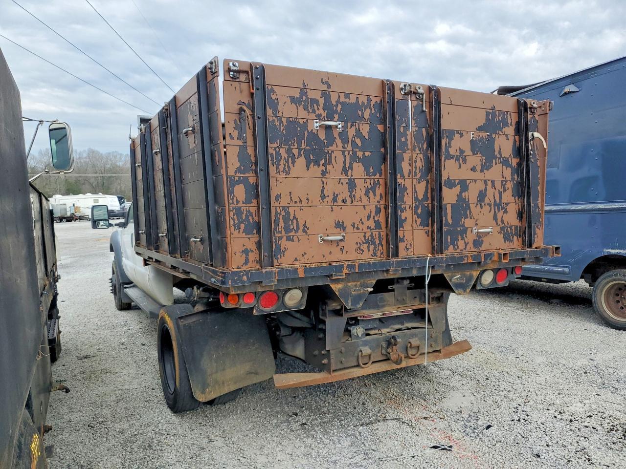 2013 Ford F450 Super Duty Flatbed Truck