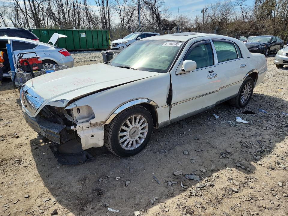 2005 Lincoln Town car Signature Limited