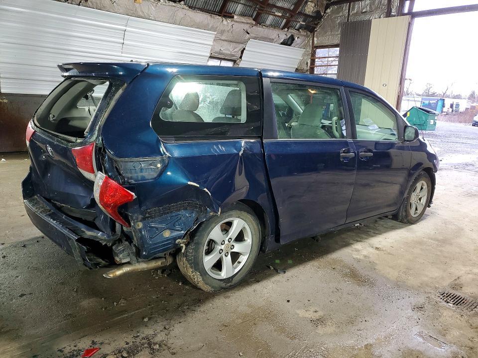 2012 Toyota Sienna Base 7-passenger