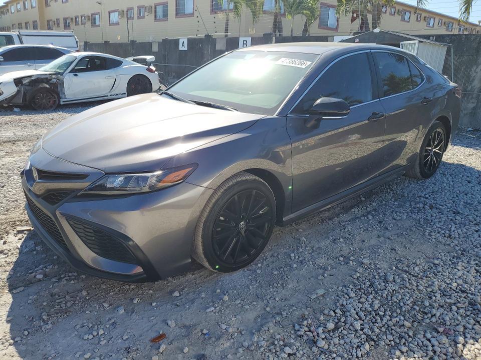 2024 Toyota Camry se