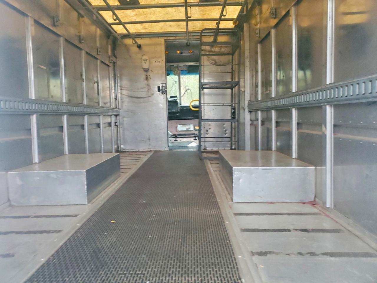 2004 Freightliner MT45G Chassis Delivery Truck