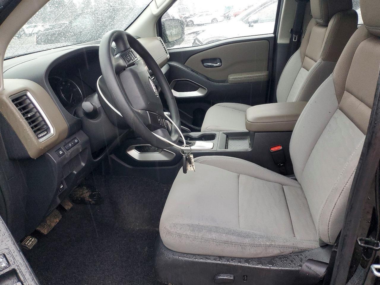 2022 Nissan Frontier SV