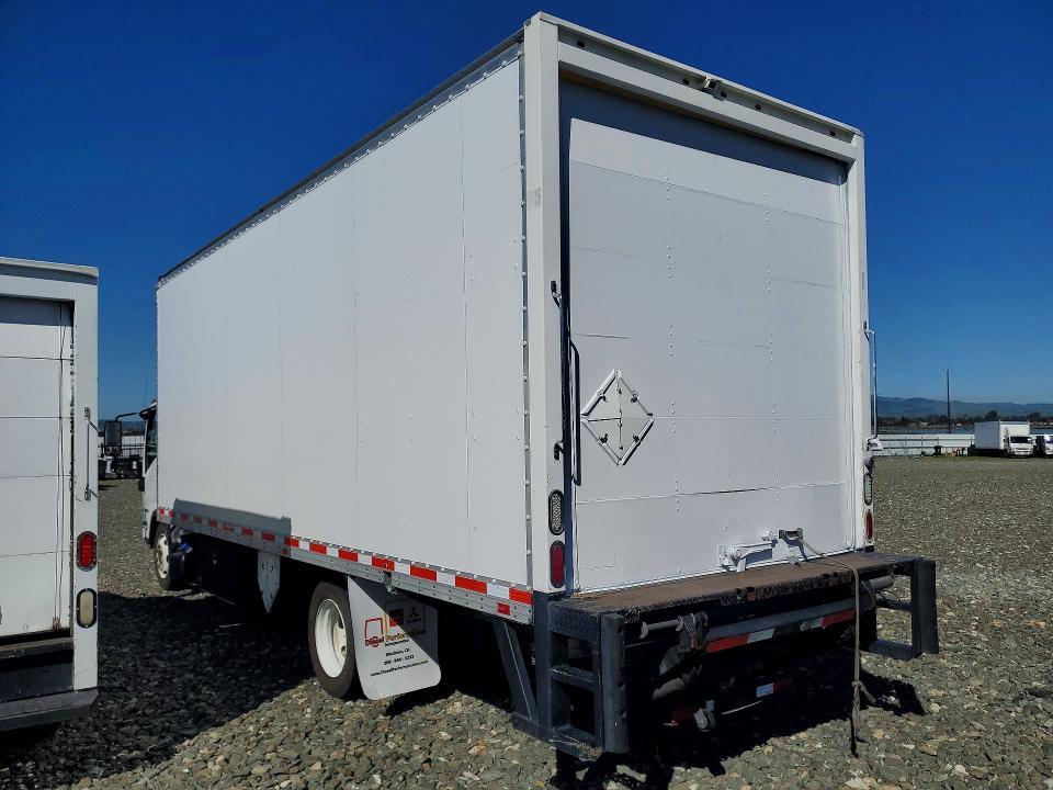 2017 Isuzu NRR BOX Truck