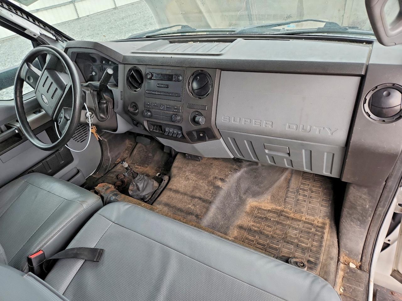 2016 Ford F650 Super Duty Delivery Truck