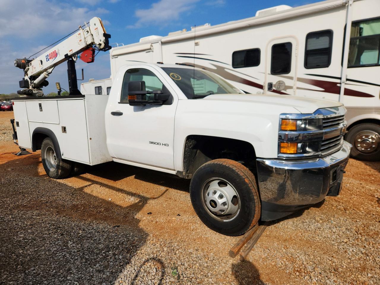 2017 Chevrolet Silverado Utility / Service Truck