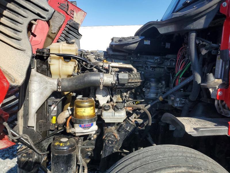 2018 Freigliner 2018 Freightliner Cascadia 125 Semi Truck