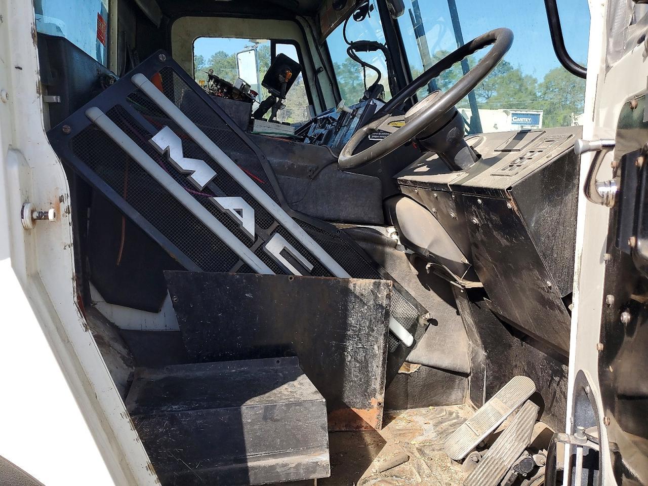 2016 Mack LEU613 Refuse Truck