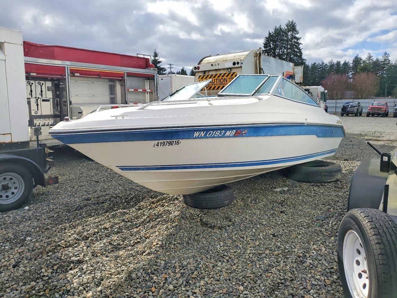 1990 SER 200 BOW Rider-Boat