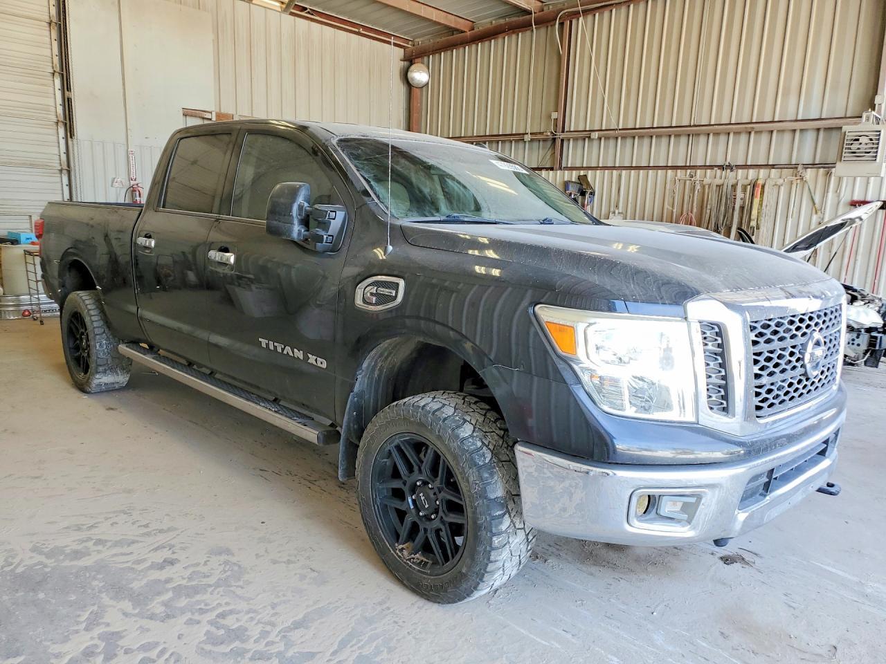 2017 Nissan Titan XD SV