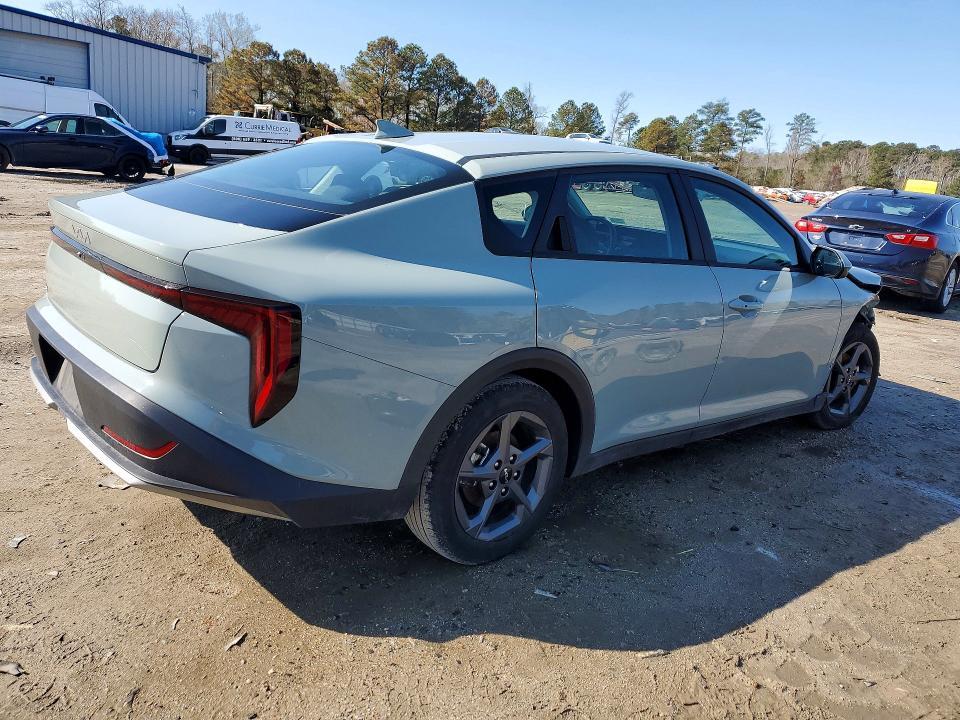 2025 KIA K4 lxs
