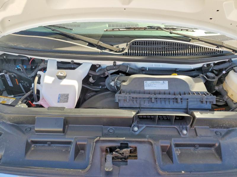 2025 GMC Savana G3500 LT