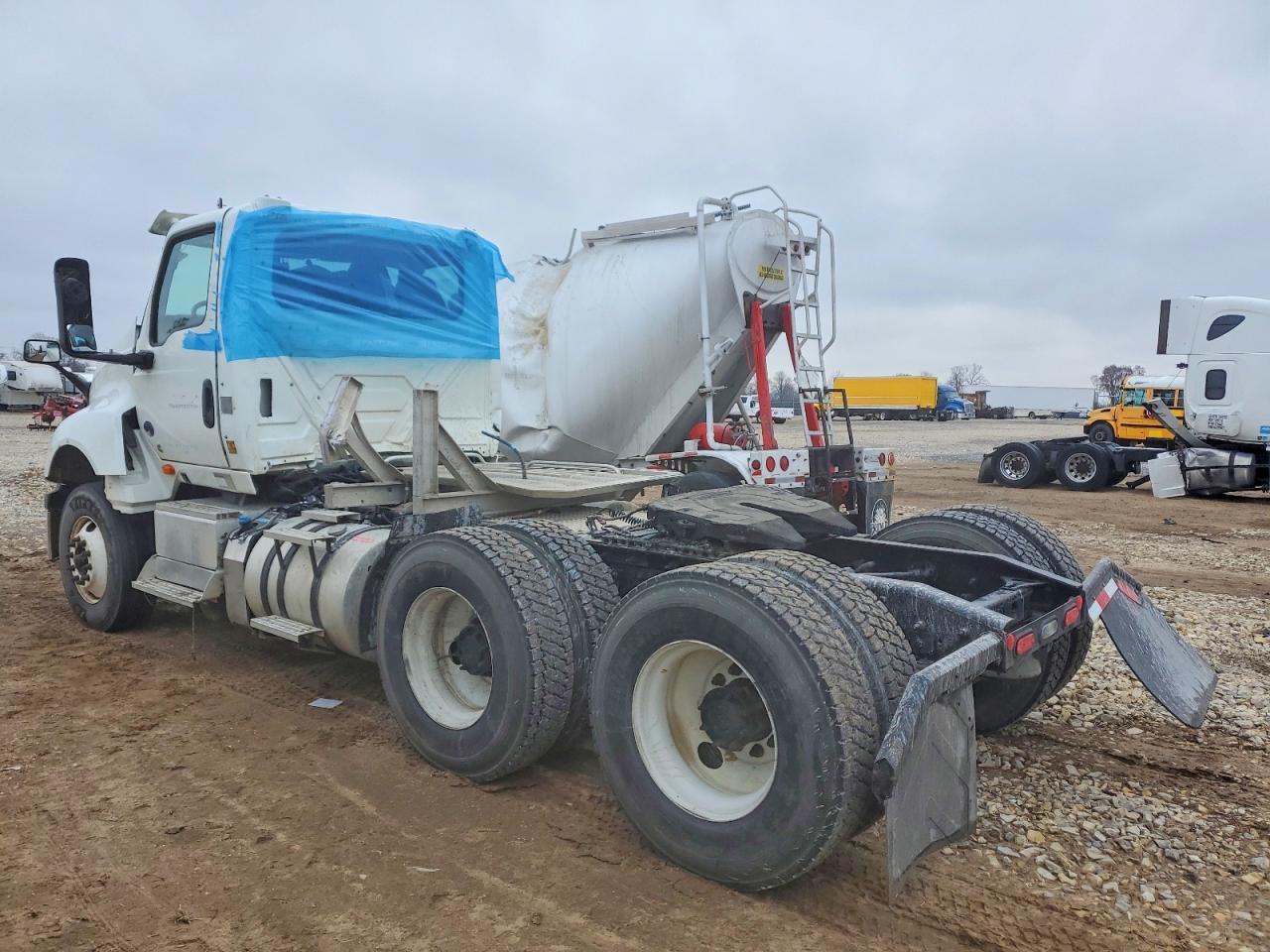 2022 International LT625 Semi Truck