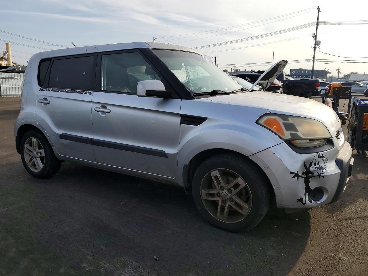 2011 KIA Soul +