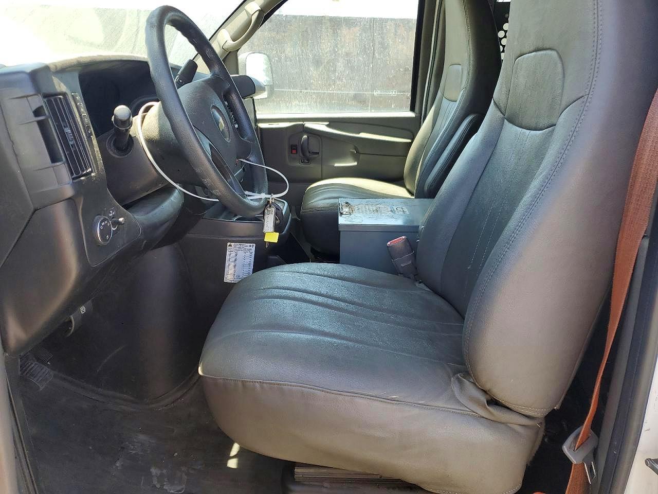 2014 Chev Express G2500 4LT