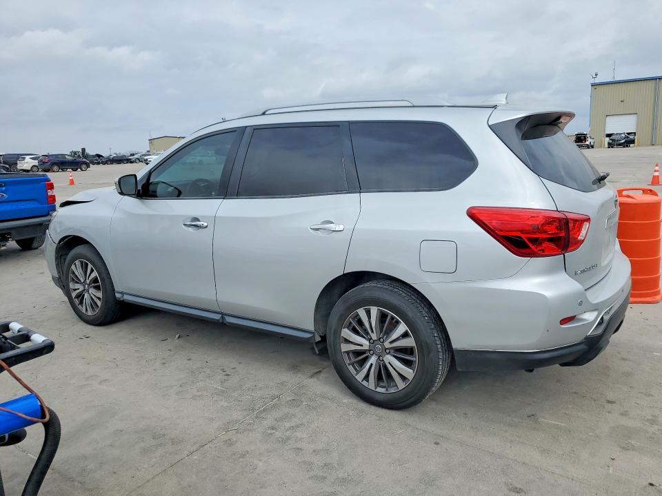 2019 Nissan Pathfinder sv