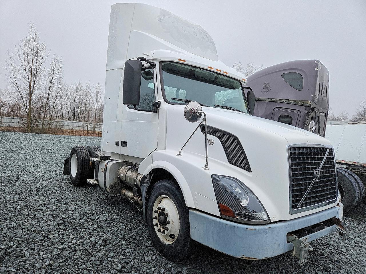 2017 Volvo VNL Semi Truck