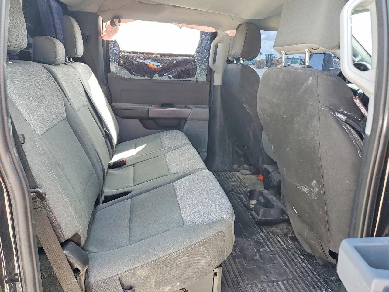 2023 Ford F550 Super Duty Flatbed Truck