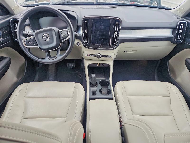 2020 Volvo Xc40 T5 Momentum