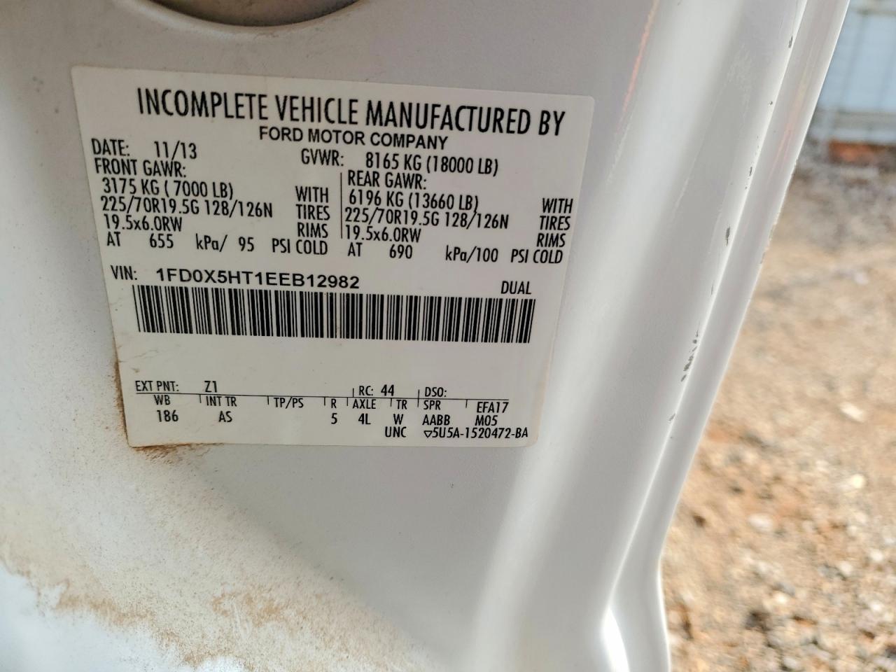 2014 Ford F550 Super Duty Flatbed Truck