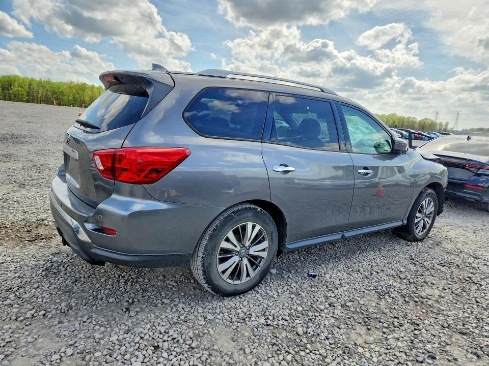 2019 Nissan Pathfinder sl