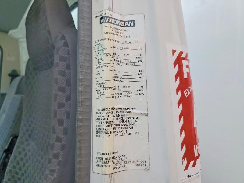 2007 GMC W4 BOX Truck