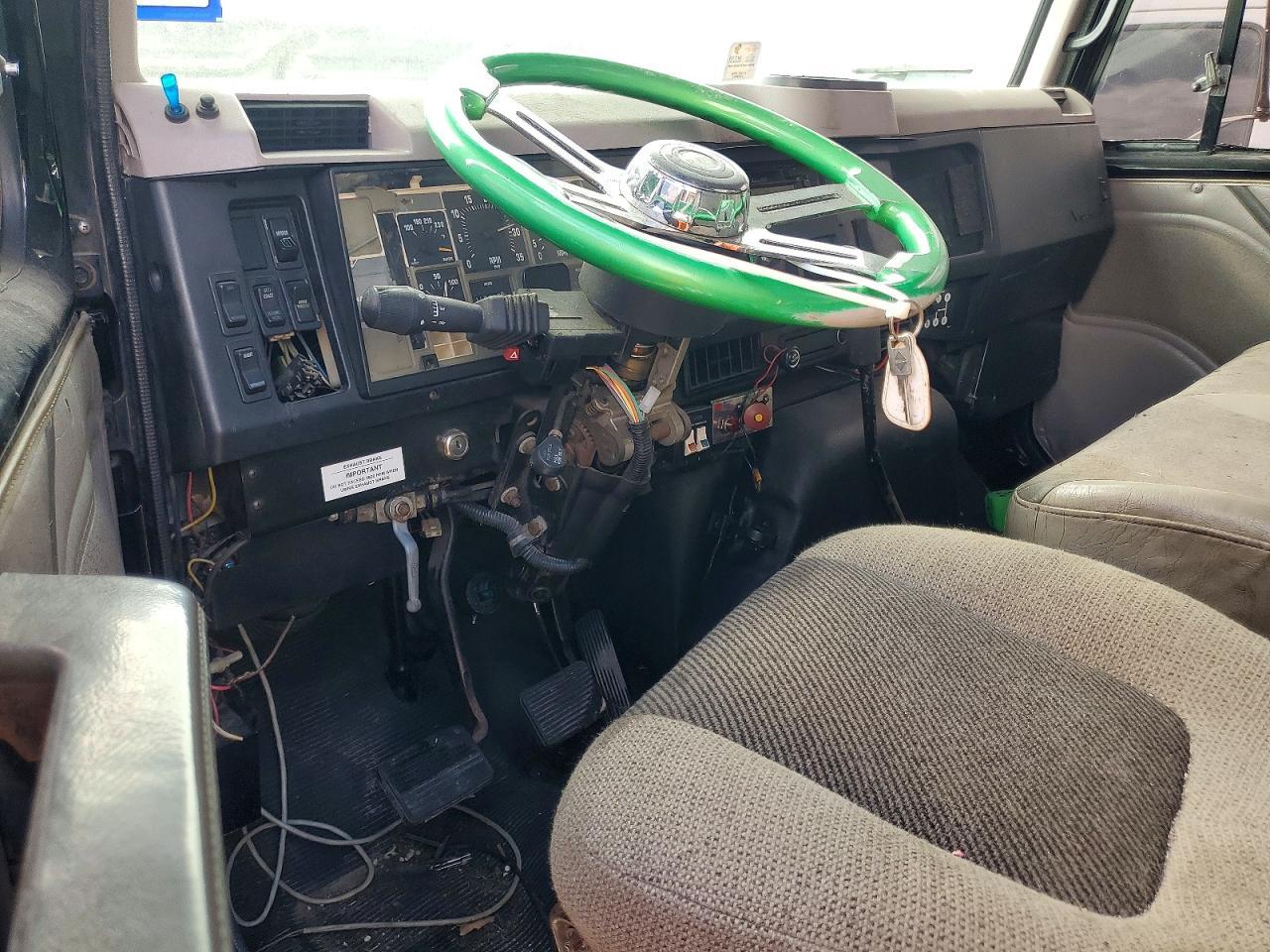 1999 International 4900 TOW Truck