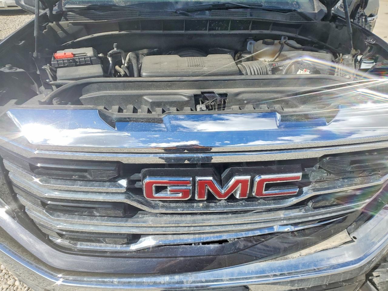 2025 GMC Sierra K1500 SLT
