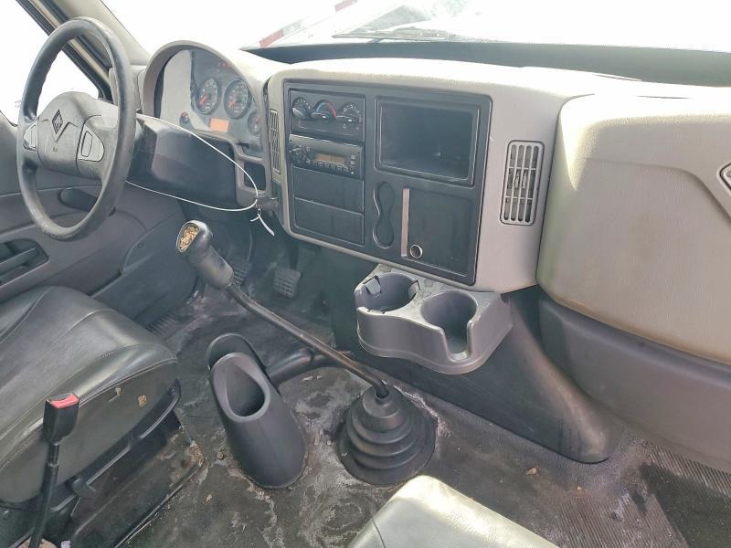 2011 International 4300 BOX Truck