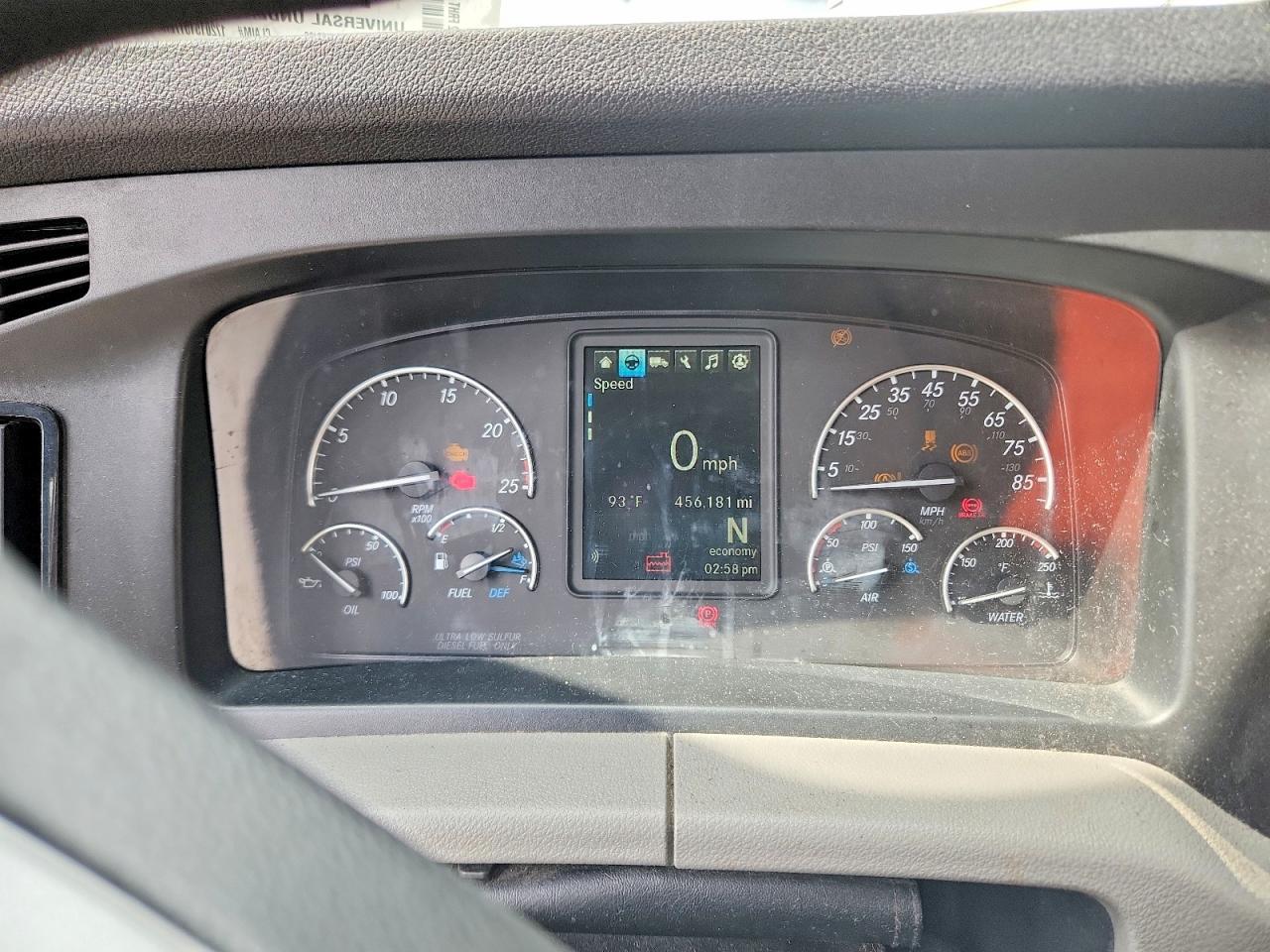 2022 Freigliner 2022 Freightliner Cascadia 126 DAY Cab Semi Truck