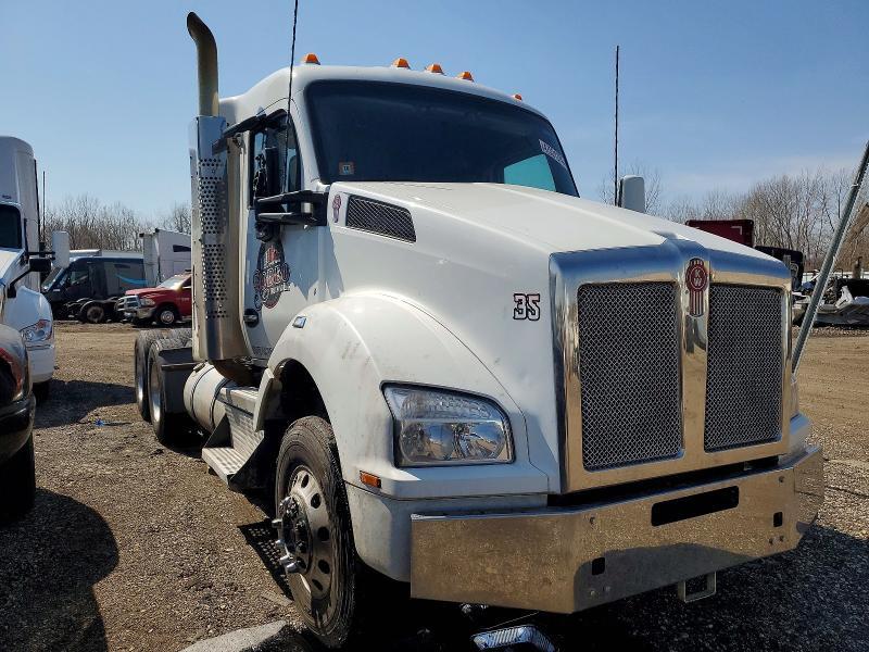 2020 Kenw Orth T880 Semi Truck