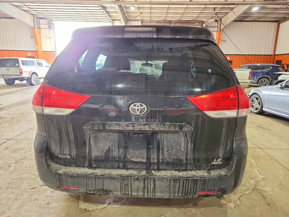 2013 Toyota Sienna le 7-passenger