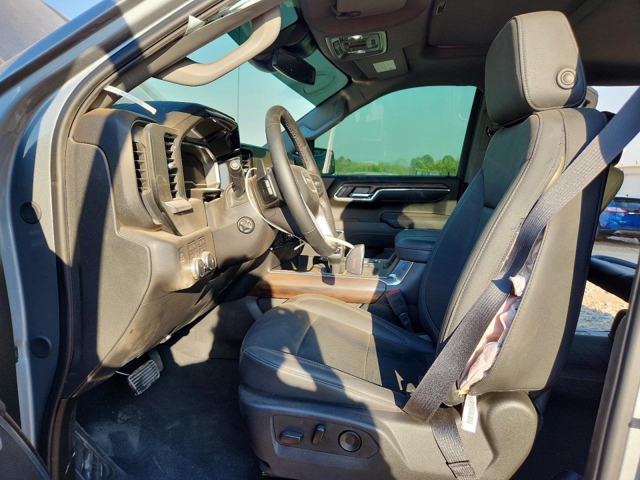 2025 GMC Sierra K1500 SLT