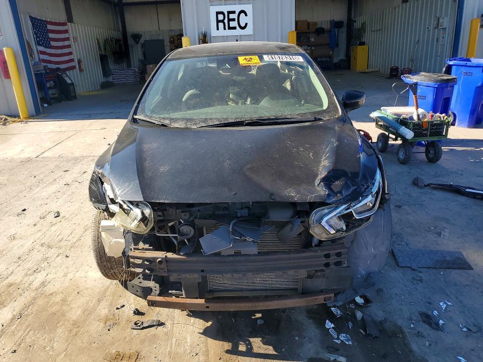 2020 Nissan Versa sv