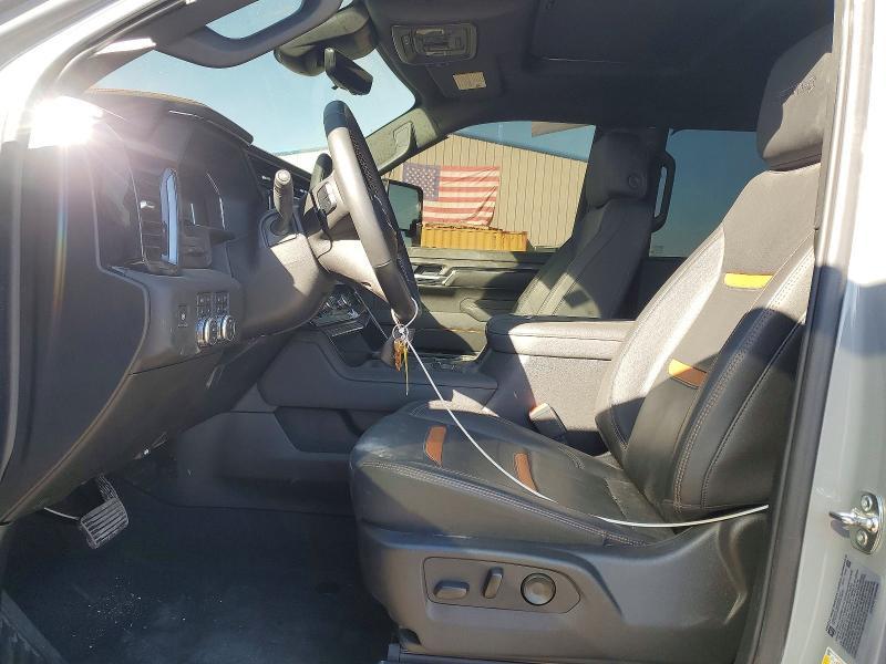 2025 GMC Sierra K2500 AT4