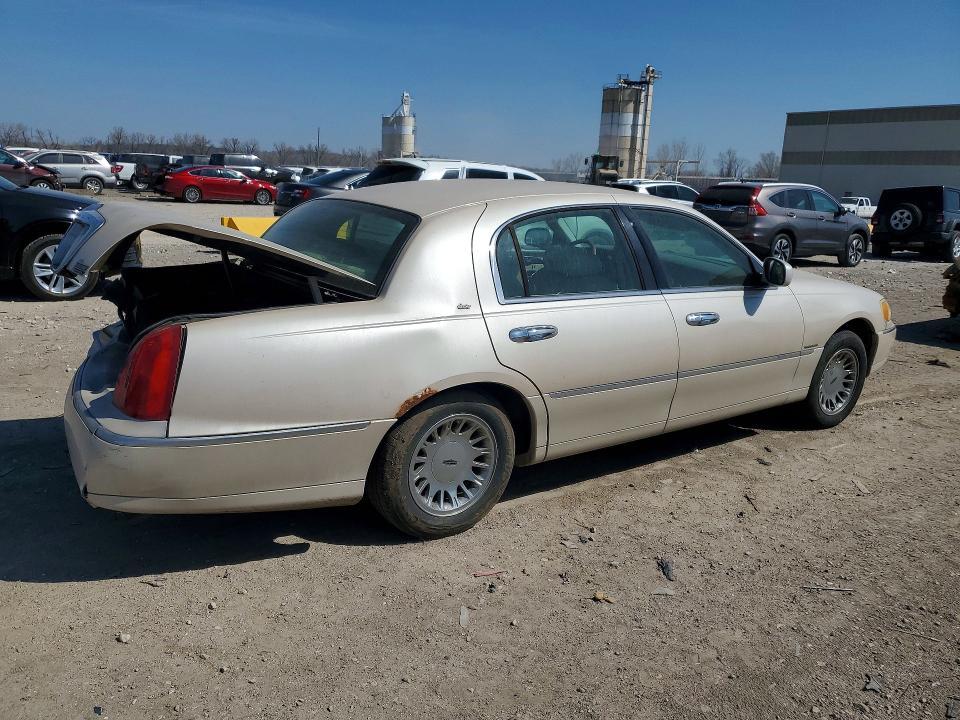 2000 Lincoln Town car Cartier