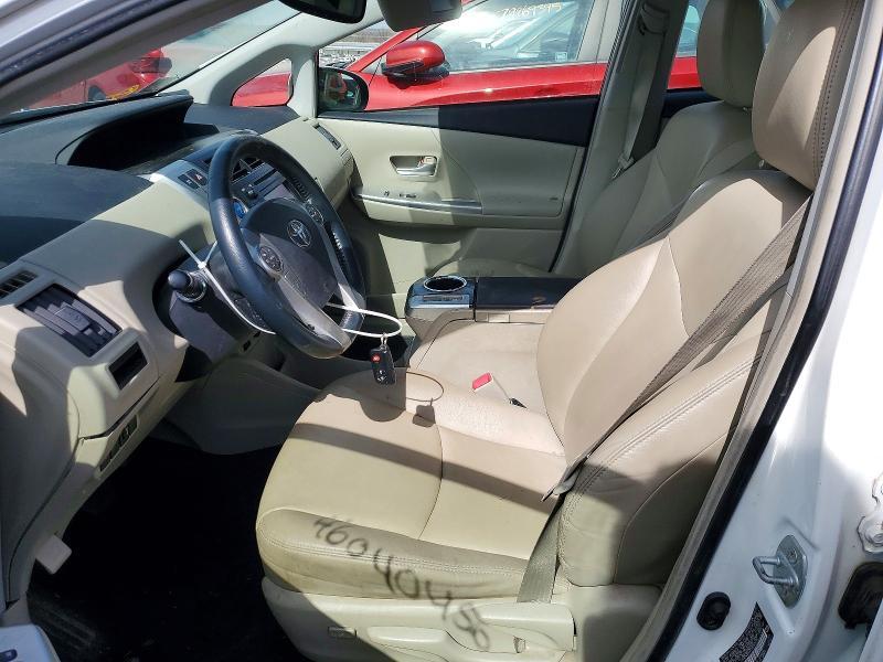 2013 Toyota Prius v Five