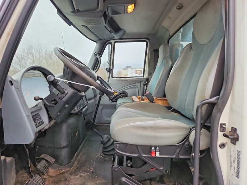 2006 International 4300 Flatbed Truck