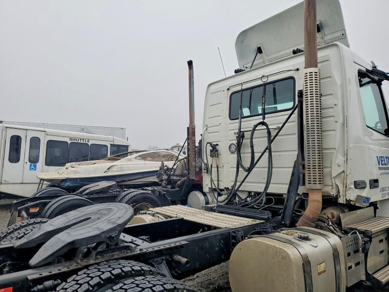 2019 Volvo VNR Semi Truck