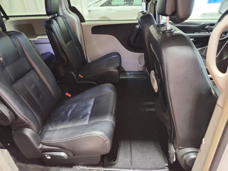 2013 Chrysler Town & Country Touring