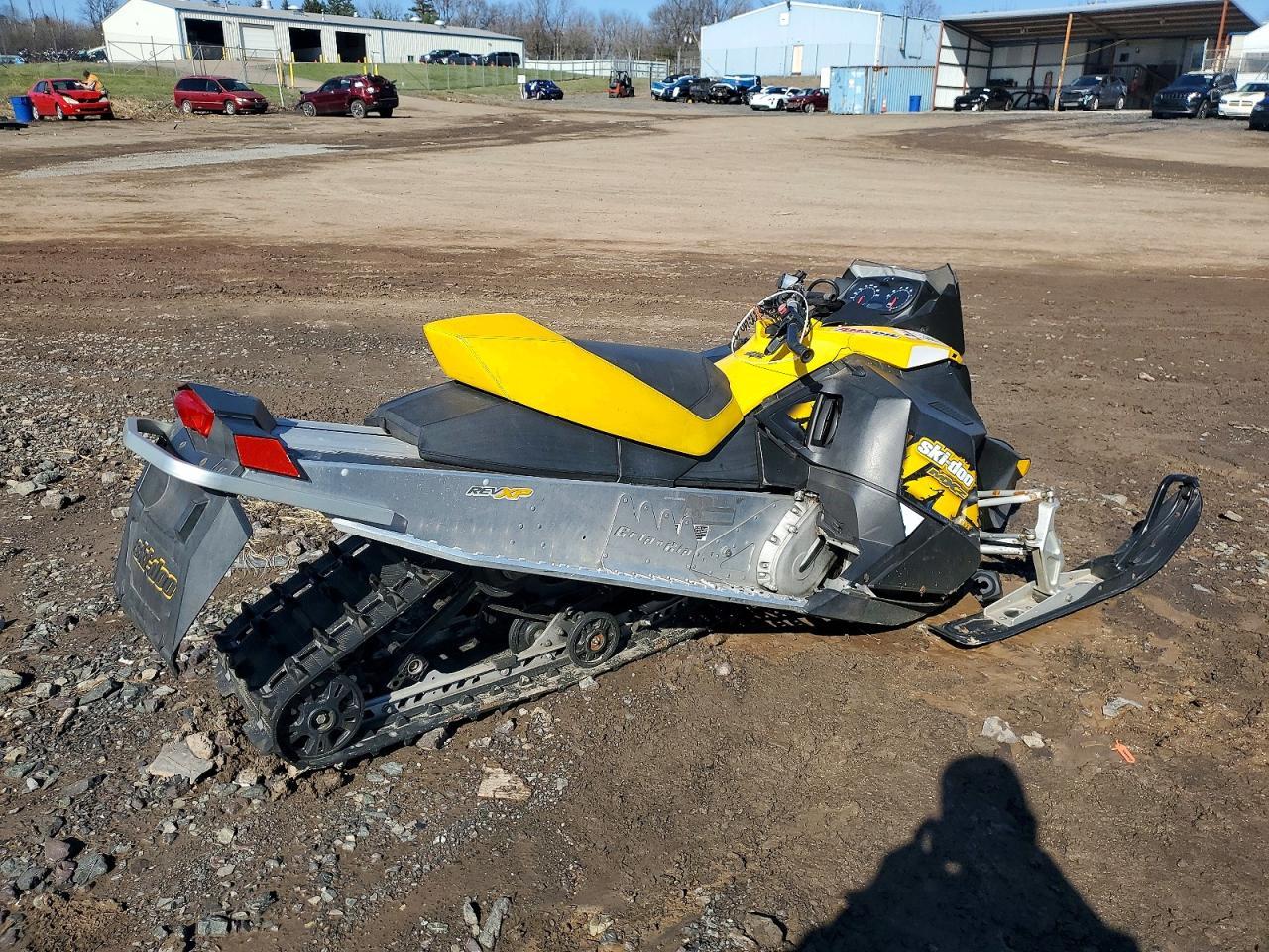 2009 Skidoo 2009 SKI-DOO 000MF9B