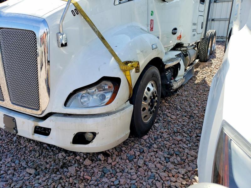 2019 Kenworth T680 Semi Truck