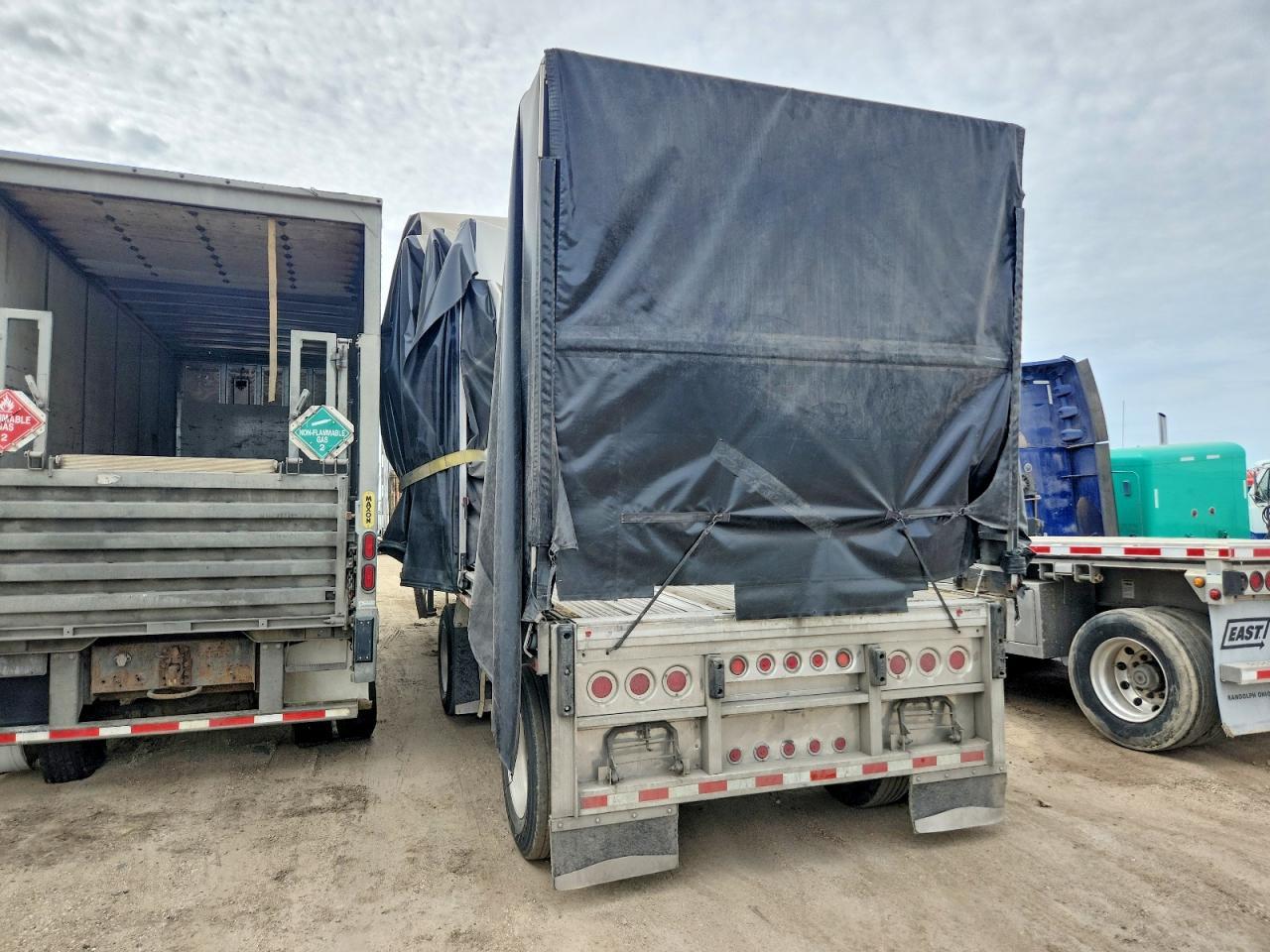2006 Reitnouer Side Curtain Trailer