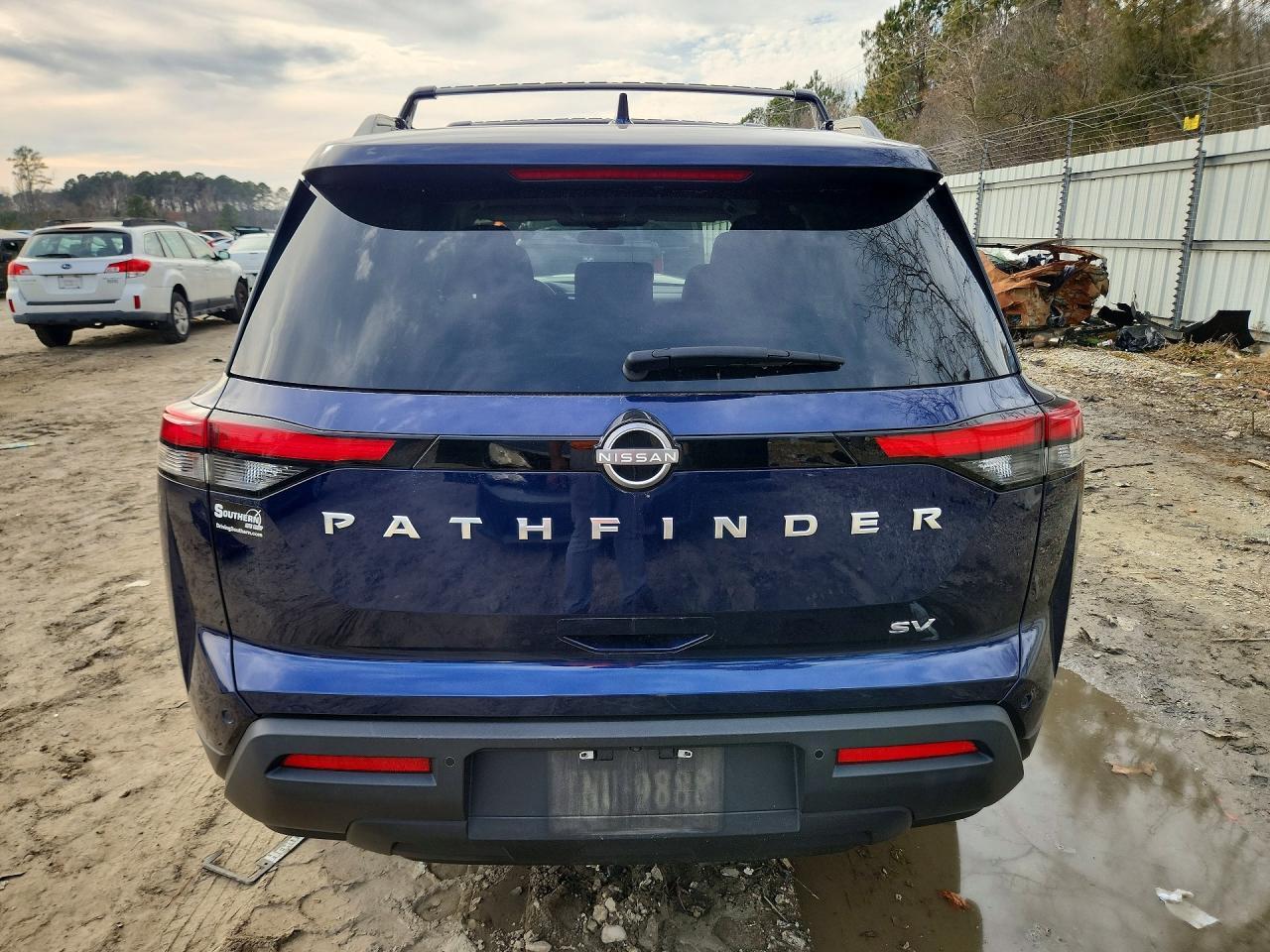 2024 Nissan Pathfinder sv