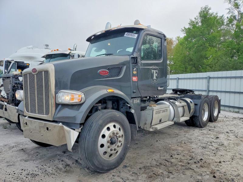 2023 Peterbilt 567 Semi Truck