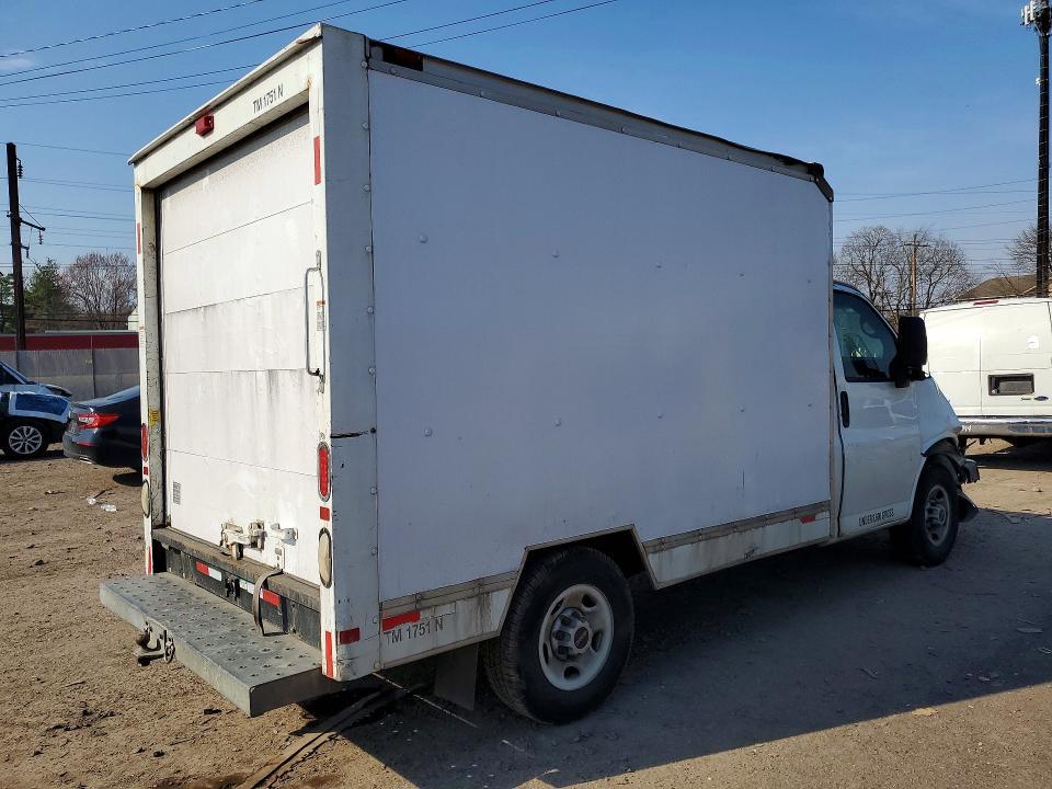 2011 GMC Savana BOX Truck