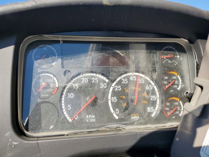 2021 Freigliner 2021 Freightliner Business Class M2 BOX Truck