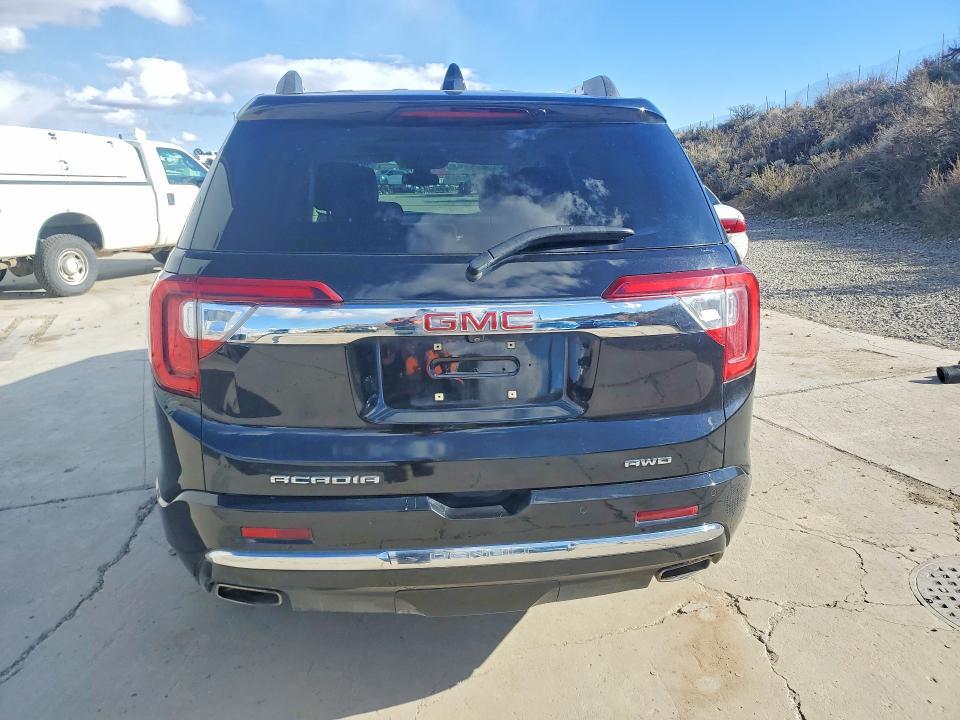 2022 GMC Acadia Denali